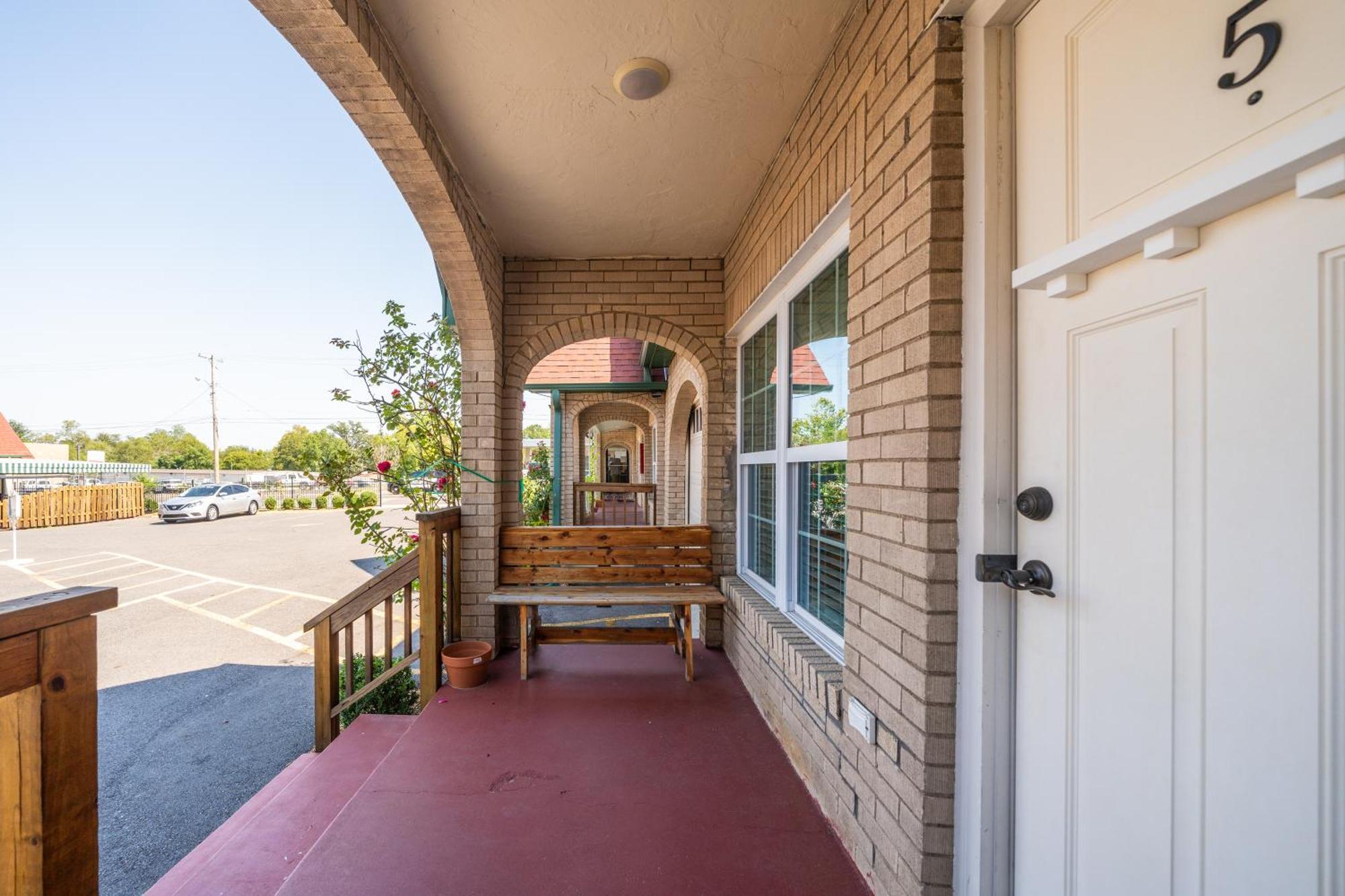 Best Court Hot Springs Exterior photo