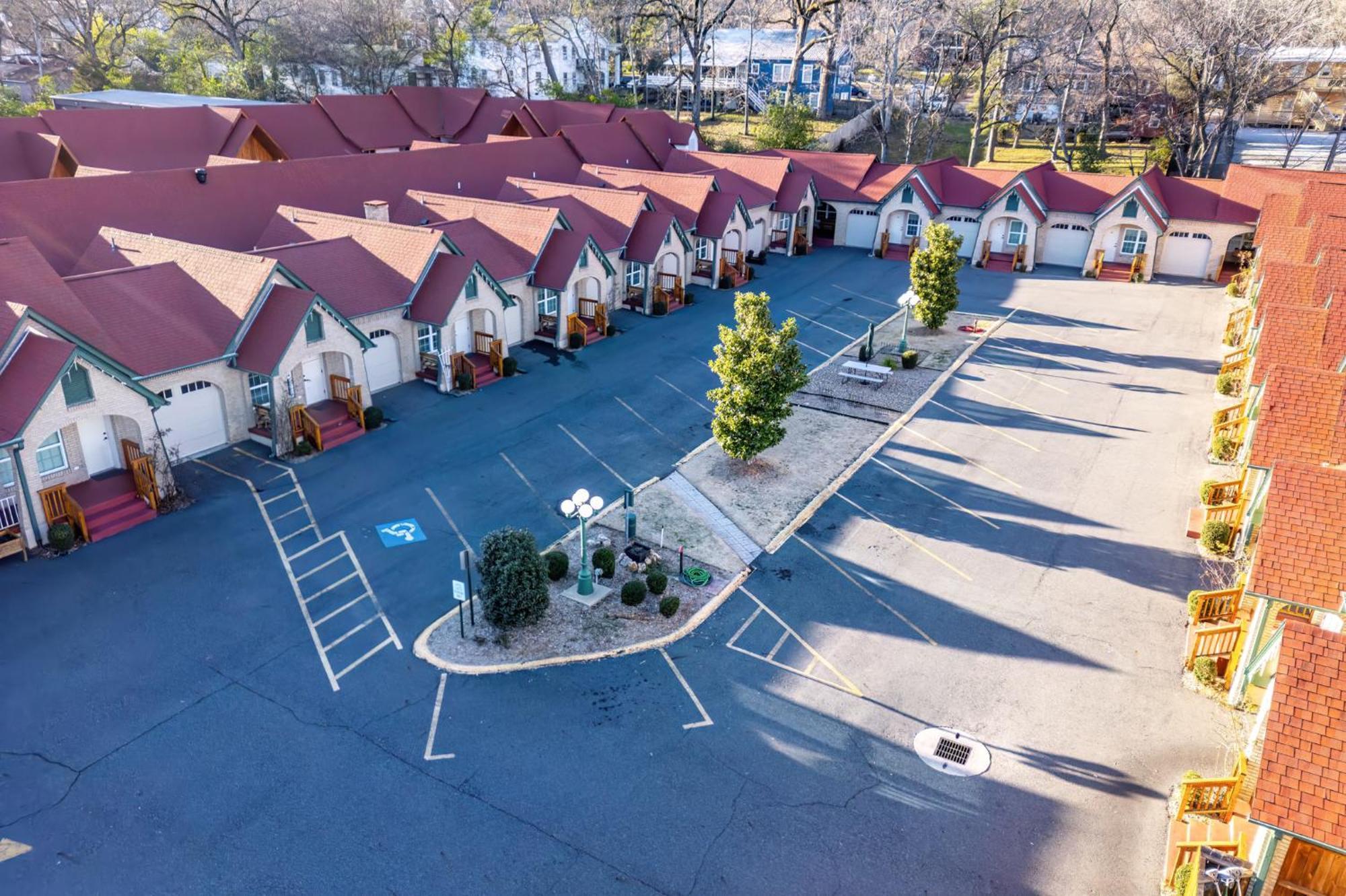 Best Court Hot Springs Exterior photo