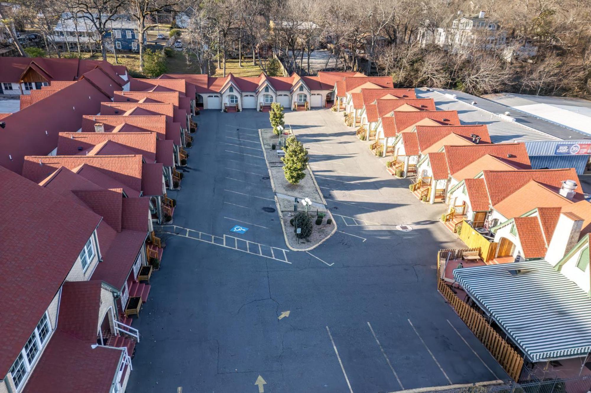 Best Court Hot Springs Exterior photo