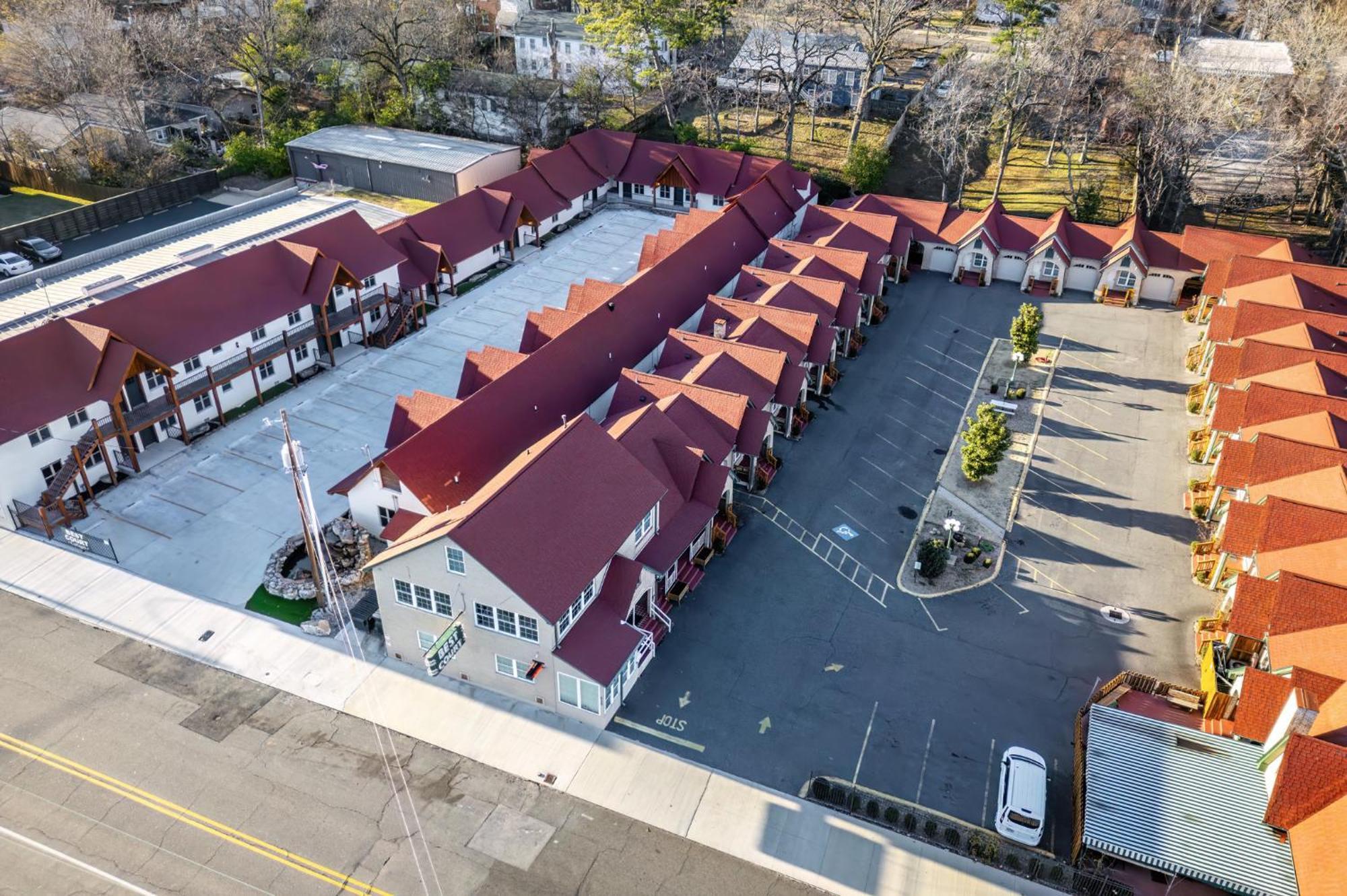 Best Court Hot Springs Exterior photo